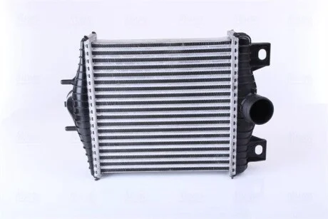 Интеркулер RANGE ROVER IV (LG) (12-) 3.0 TD NISSENS 961427
