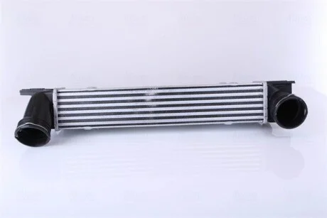 Интеркулер BMW3 E90-91-92-93(05-)325d(+)[OE 1751.7.800.680] NISSENS 96551
