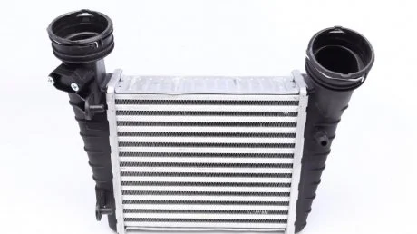 Радиатор интеркулера VAG Superb / Passat 1.8T AWT 2001- NRF 30147A