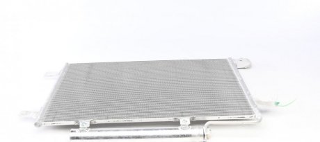Радиатор кондиционера MB W169 / W245 NRF 35758 (фото 1)