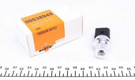 Датчик давления кондиционера VAG A4, A6, A8 07- NRF 38949 (фото 1)