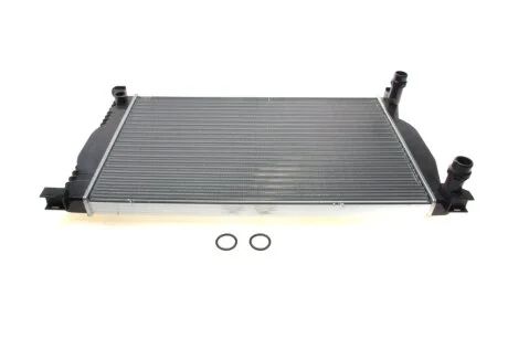 Радиатор двигателя AUDI A4, A6 SEAT EXEO, EXEO ST 1.6-2.0D 11.00 NRF 50539A