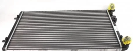 Радиатор основной Audi A3 96-03 / VW Golf IV / Seat Leon / Toledo / Skoda Octavia 97 - NRF 509529A