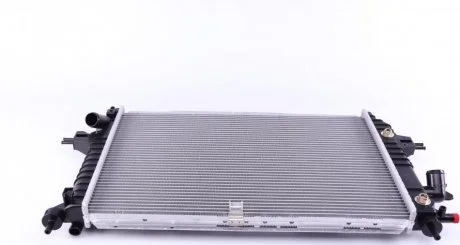 Радіатор охолодження (AT) OPEL ZAFIRA B 1.7D / 1.9D / 2.0 07.05- NRF 53082