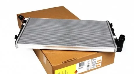Радиатор основной Audi A3 / Seat Leon / Skoda Octavia / VW Caddy, Golf V, Passat 1.9TDI 05.03- NRF 53813