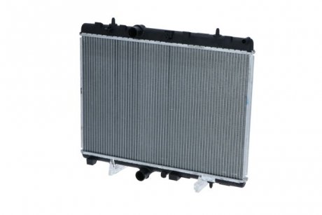Радиатор охолодженя двигателя NRF 58226 (фото 1)