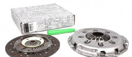 Комплект зчеплення Trafic/Vivaro 1.9dCi 01- RENAULT 7701477758