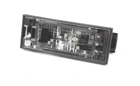 Фонарь освещения номерного знака Megane2/Megane3/Kangoo2/Master3/MovanoB/Laguna2 RENAULT 8200480127