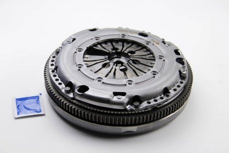 Комплект зчеплення (3 in 1 kit) + маховик VAG A3/Leon/Octavia/Superb/Yeti/Caddy/Golf/Passat/Touran SACHS 2289000280