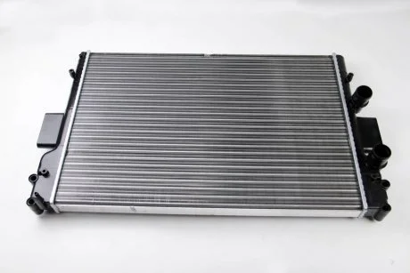 Радиатор THERMOTEC D7E007TT
