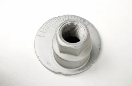 Гайка с эксцентриком Toyota Sequoia 00- / Land Cruiser 90 00- / Lexus GX 470 02- TOYOTA 48452-35020