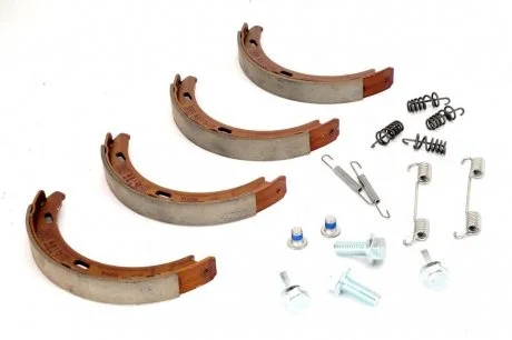 Тормозные колодки барабанные MERCEDES C (W203) задняя сторона 00-10 TRW GS8481