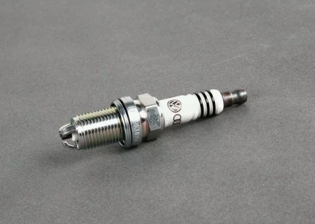 Свіча запалювання NGK VAG 101000033AA