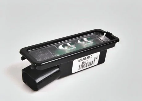 Подсветка номера фонарь Passat Golf СС Scirocco Amarok Tiguan 2008-2015 VAG 1K8943021D