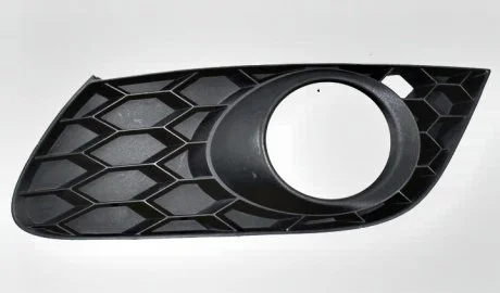 Накладка протитуманної фари правої Octavia A5 RS 2008-2012 VAG 1Z0807368C9B9