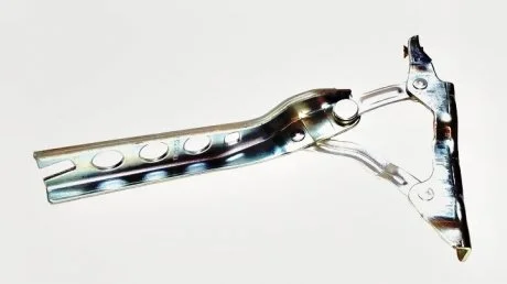 Петля капота правая Octavia A5 2004-2013 VAG 1Z0823302C