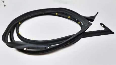 Ущільнювач дверей передніх лівих Octavia A5 2004-2013 VAG 1Z0837697D