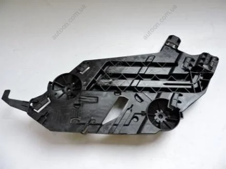 Кронштейн фари Octavia A5 2009-13 VAG 1Z0941613