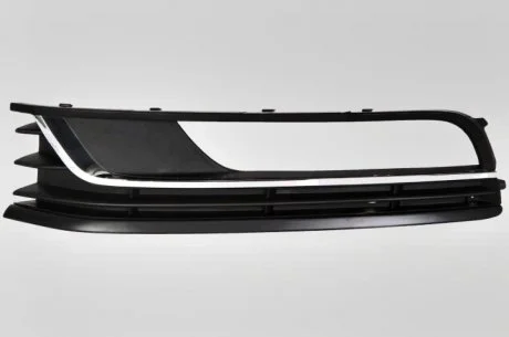 Решітка бампера ліва Passat B7 2011-14 Європа під туманку VAG 3AA8546619B9