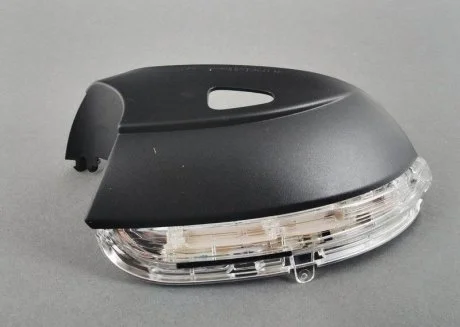 Вказівник повороту в дзеркалі правий PASSAT, SCIROCCO BEETLE JETTA 2008-2016 VAG 3C8949102E