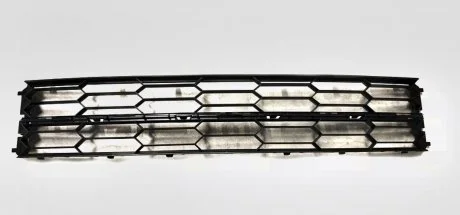Ґрати бампера центральні Superb 2 2013-2015 VAG 3T0853677A9B9
