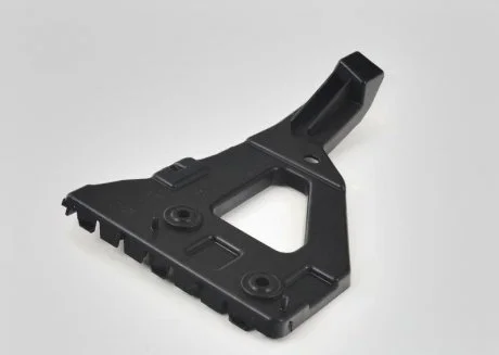 Кронштейн переднього бампера Audi A6 C6 2004-10 правий VAG 4F0807228
