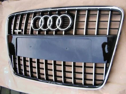 Решітка радіатора Audi Q7 4L 2010-15 VAG 4L0853651GT94