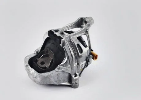 Подушка двигуна права Audi A6 A7 A8 Q7 3,0 2015- VAG 4M0199372FE