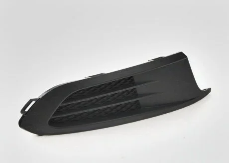 Решітка замість туманки Jetta 2011-2014 права VAG 5C68536669B9
