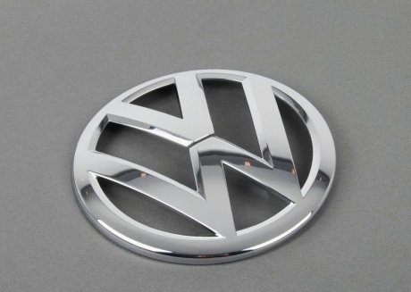 Эмблема VW GOLF 7 2013-, в решетку радиатора VAG 5G08536012ZZ