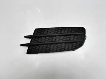 Решетка вставка вместо туманки левая TIGUAN 2012-16 VAG 5N0853665D9B9 (фото 1)