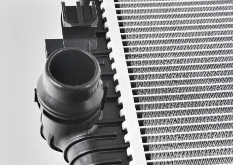 Радиатор охлаждения VAG 5QM121251A (фото 1)