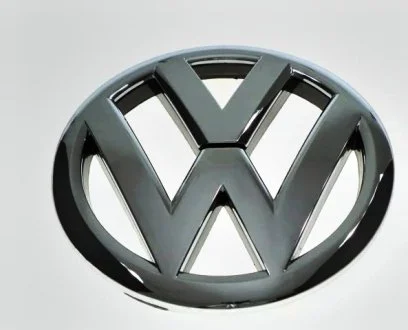 Эмблема VW VAG 6R0853600AULM (фото 1)