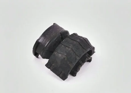 Сайлент-блок гумометалевий VAG 7L0511413E