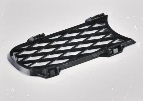 Решетка бампера Touareg 2002-2006 правая VAG 7L6853684A9B9
