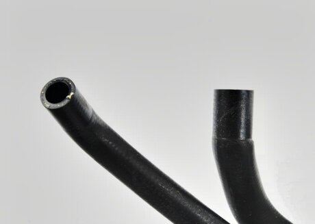 Шланг системи охолодження VAG 7P6121156E