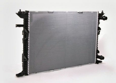 Радіатор системи охолодження VAG 8K0121251L (фото 1)