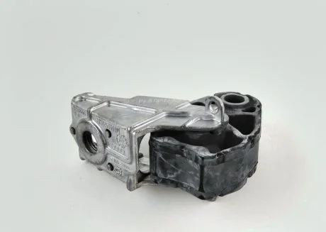 Кронштейн VAG 8K0253144M