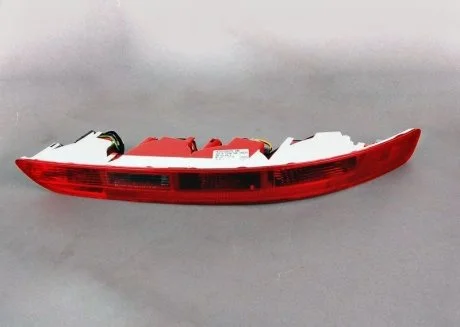 Задний фонарь в бампере VAG 8R0945096B