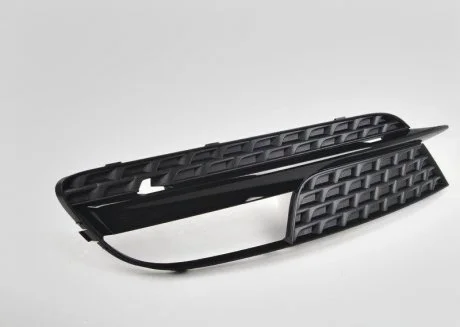 Решетка бампера VAG 8T0807681H01C
