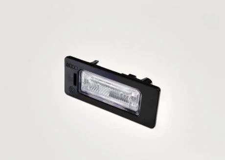 Фонарь освещения номерного знака VAG 8T0943021