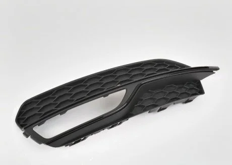 Решетка VAG 8V3807681G9B9