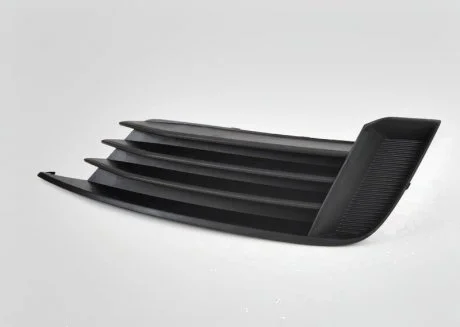 Решітка в бампер права Audi A3 VAG 8V58076829B9