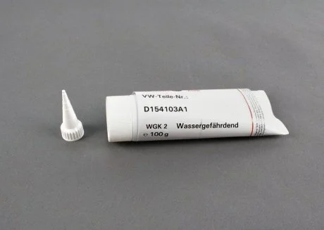 Герметик 100г VAG D154103A1