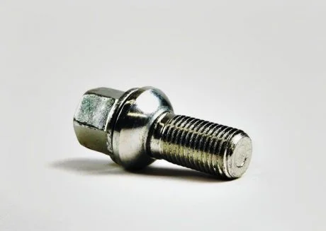 Болт колеса VAG WHT002438