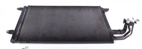 Конденсатор кондиционера VAG A3 / TT / Megane / Altea / Octavia / Superb / Caddy / Golf / Jetta 1,2-3,6 03 - Valeo 817777