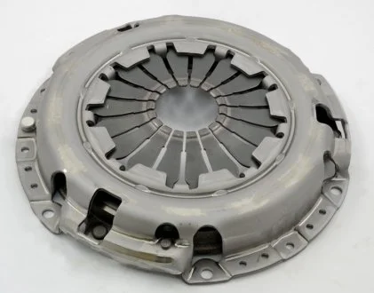 Комплект сцепления NISSAN Micra / Note / Qashqai / Tiida 1,6 03 - Valeo 826818