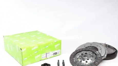 Комплект сцепления + DMF VOLKSWAGEN Golf 1,9D 03-09 Valeo 837073
