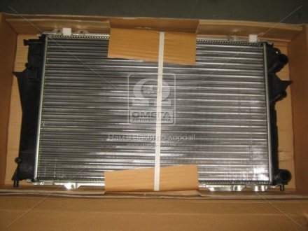 Радиатор охолодженя двигателя AU 100/A6 MT +/-AC 90-97 Van Wezel 03002077 (фото 1)