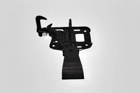 Петля замка капота Audi A4 B8, A5 2008-17 Vika 88231795601